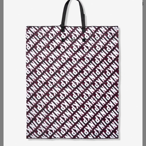 VS PINK olive green cooler tote & outdoor blanket - Picture 7 of 8